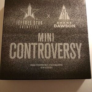 Eyeshadow palette. Vibrant colors.